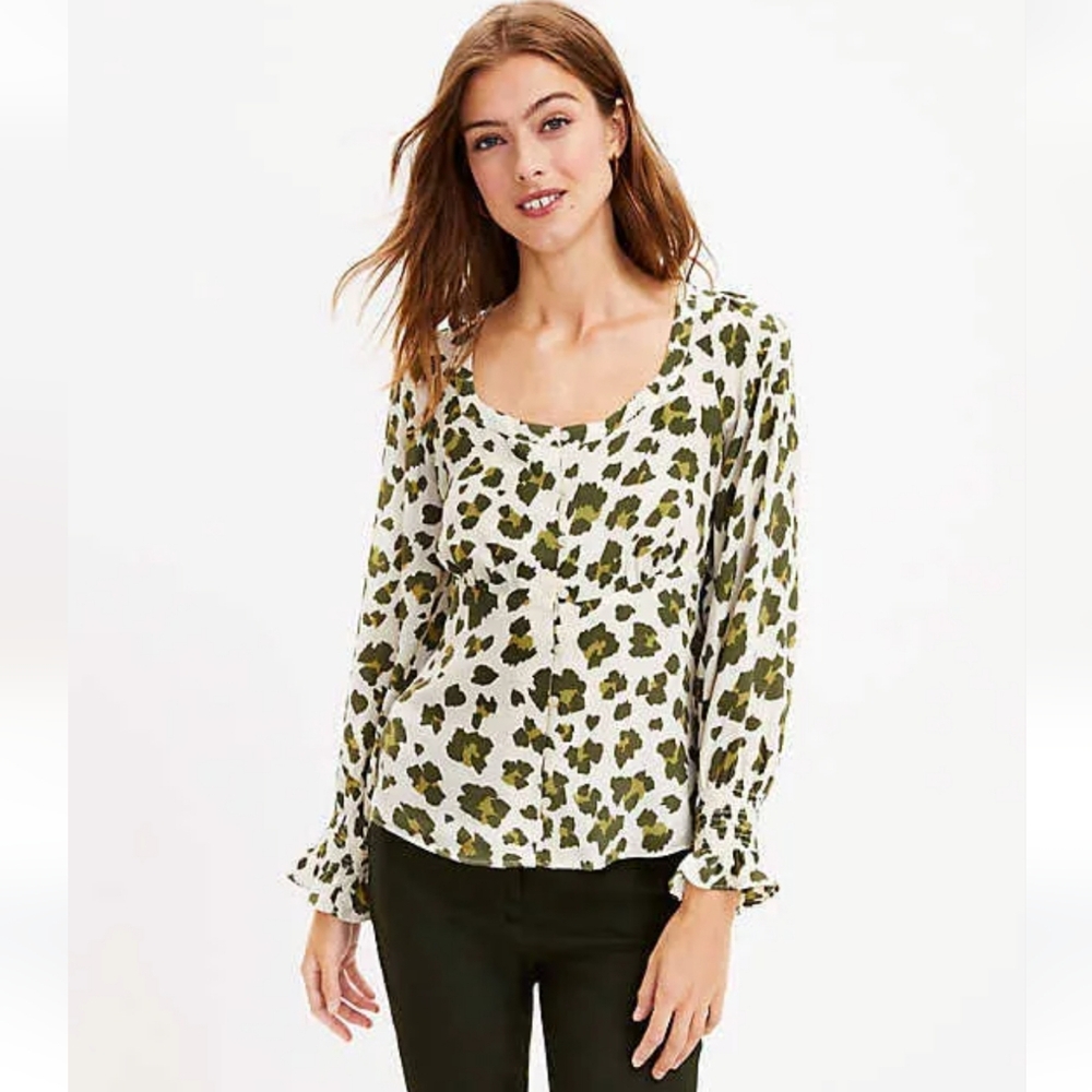 NWT LOFT Cheetah Print Smocked Cuff Square Neck Blouse Size Medium